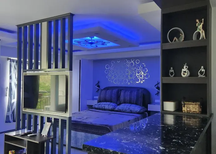 Azur B316 Near Airport, Netflix, Stylish, Cozy With Swimming Pool Lapu-Lapu City