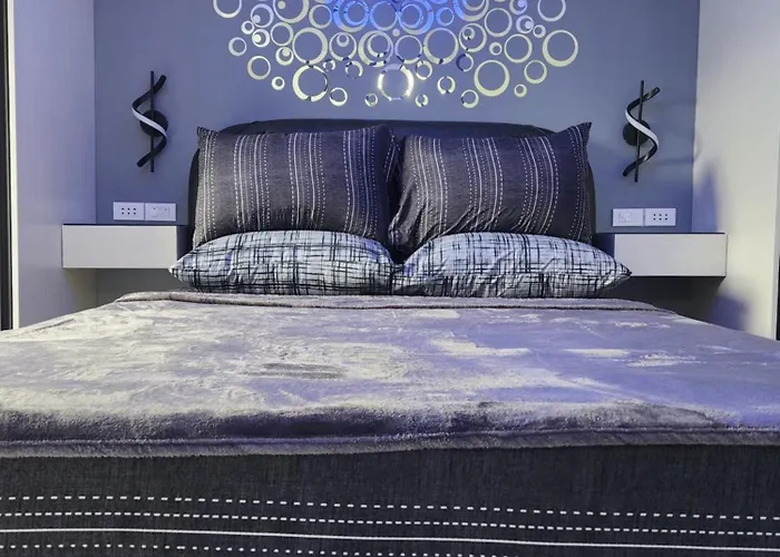 Azur B316 Near Airport, Netflix, Stylish, Cozy With Swimming Pool Apartment Lapu-Lapu City